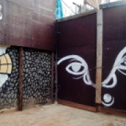 Grafite do Baba Jung na rua do Ouro, bairro Serra, em foto de CMC tirada em 12/12/2014
