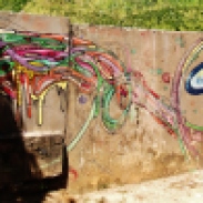 Grafite de Testa e Amigo, na avenida Bandeirantes, Mangabeiras. Detalhe/continuação do grafite seguinte. Fotografado por CMC em 7.4.2014