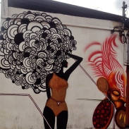 Grafite de Taina Lima na avenida do Contorno, por volta do número 3.300, no Santa Efigênia (perto da praça Floriano Peixoto). Fotografado por CMC em 13.4.2014.