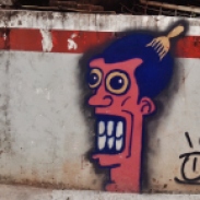 Grafite em rua aberta recentemente, a partir da rua Monte Alegre, ainda sem nome, no Serra. Fotografado por CMC em 13.4.2014.