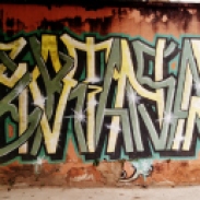 Grafite na rua Palmira, no Serra. Fotografado por CMC em 13.4.2014.