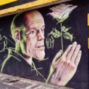 Grafite de Marcelo Gud ao lado do Colégio Padre Machado, na av. do Contorno, 6.539, São Pedro. Fotografado por CMC em 17.4.2014.