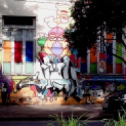 Grafite na avenida do Contorno com Assis Chateaubriand, no bairro Floresta, em foto tirada por CMC no dia 7.12.2014